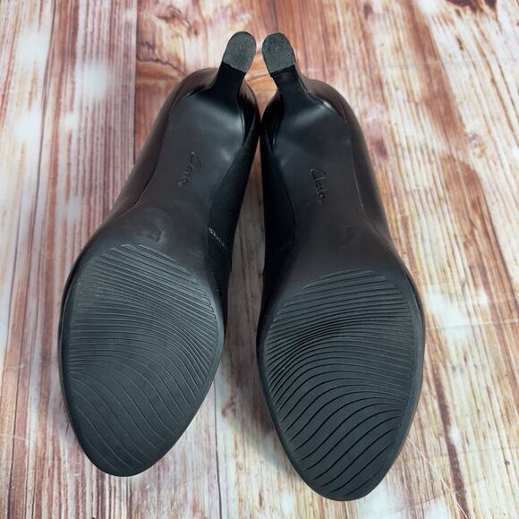 Clarks AMBYR JOY Size 7.5 Black Leather High Heel Closed Toe Pumps Dress Shoes - Picture 8 of 10